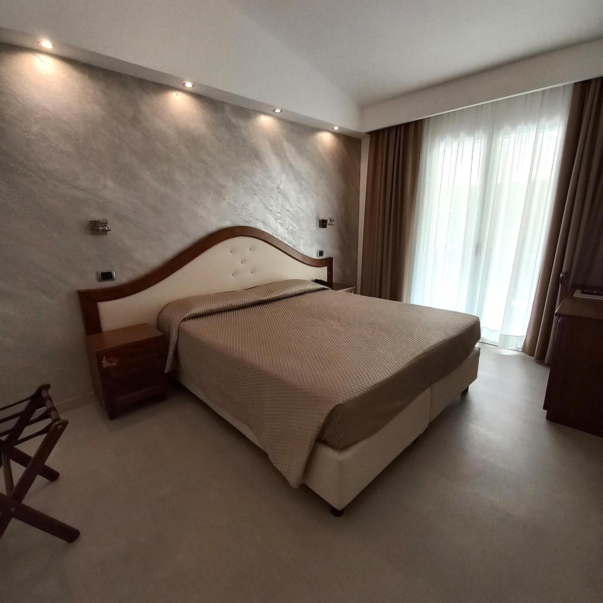 Hotel Nicoletta Santa Maria Navarrese Buitenkant foto