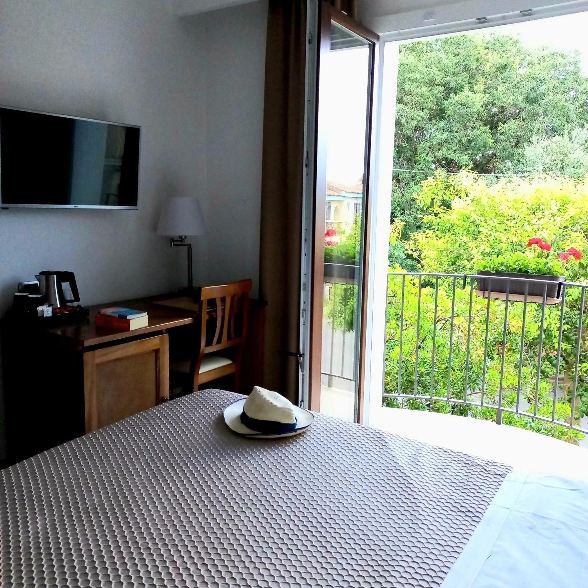 Hotel Nicoletta Santa Maria Navarrese Buitenkant foto