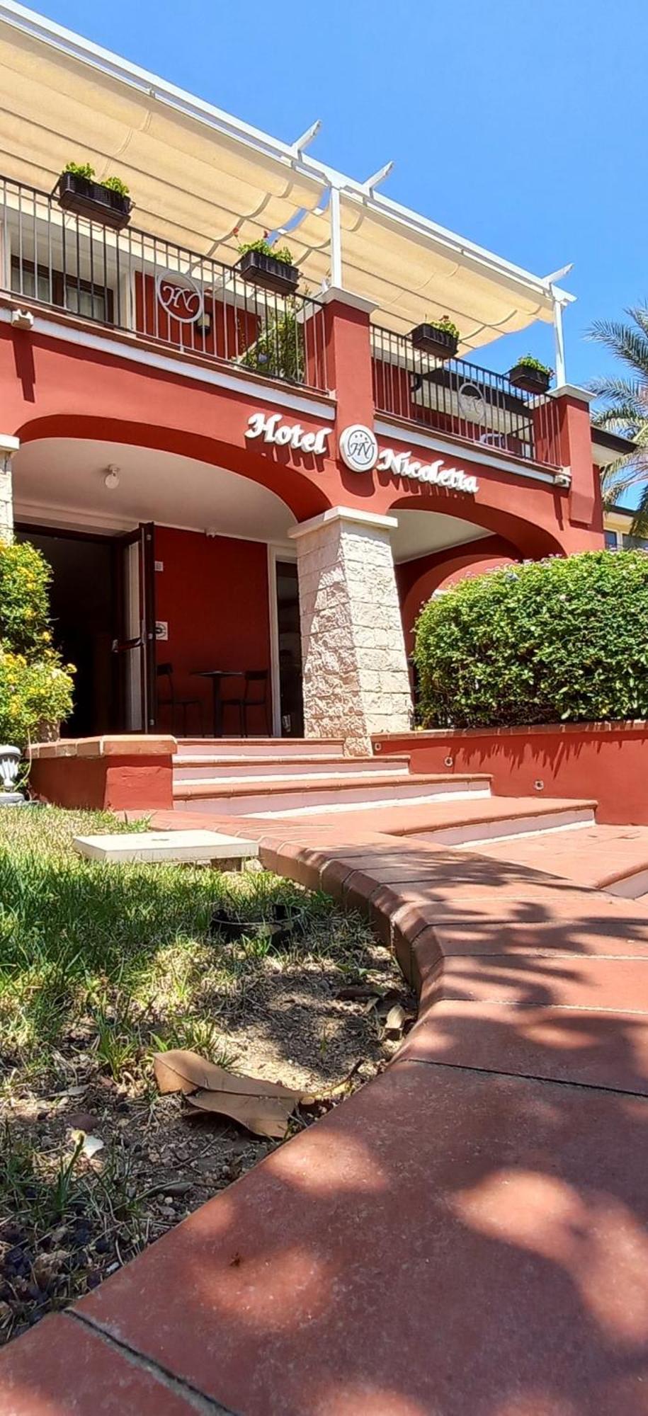 Hotel Nicoletta Santa Maria Navarrese Buitenkant foto