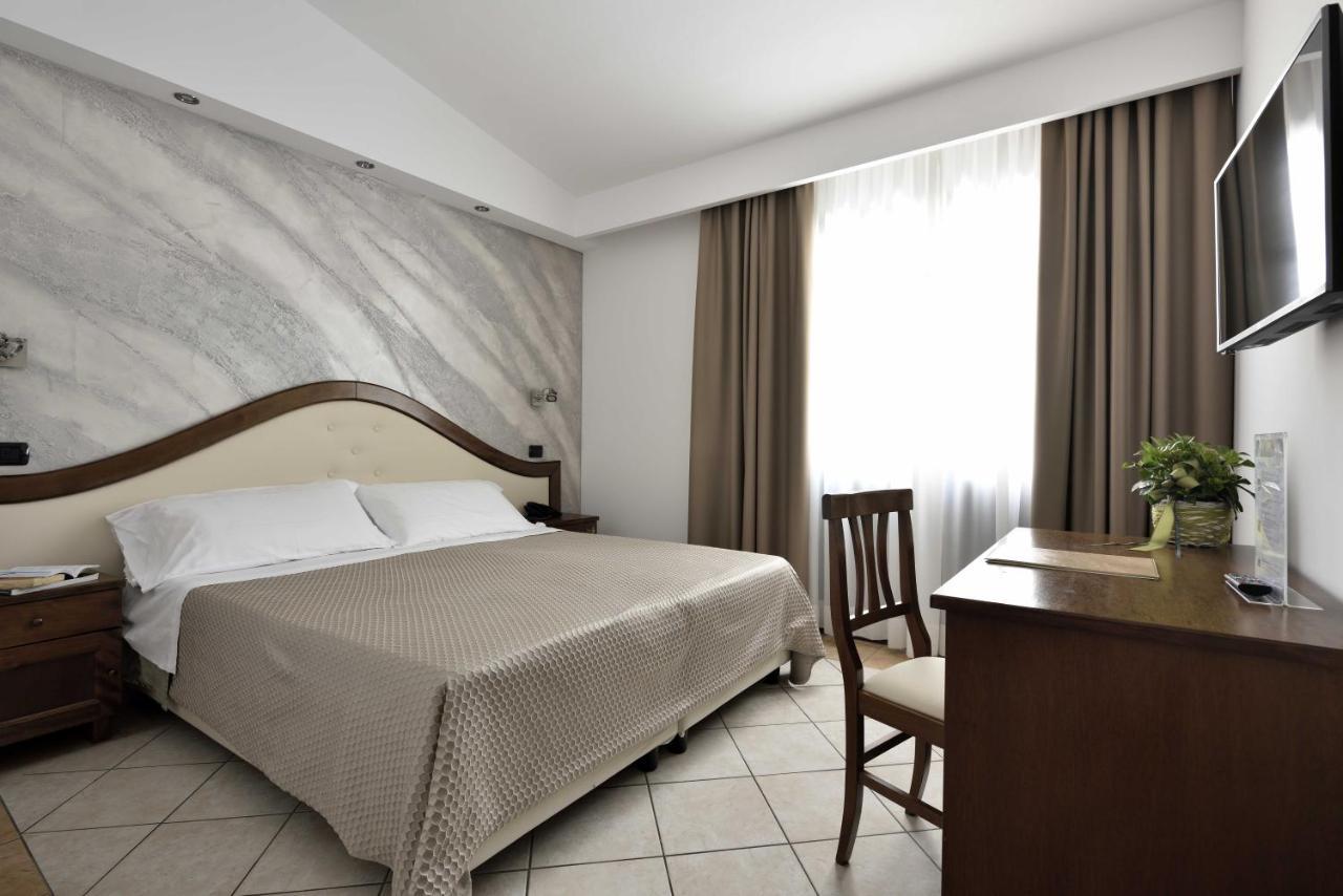 Hotel Nicoletta Santa Maria Navarrese Buitenkant foto
