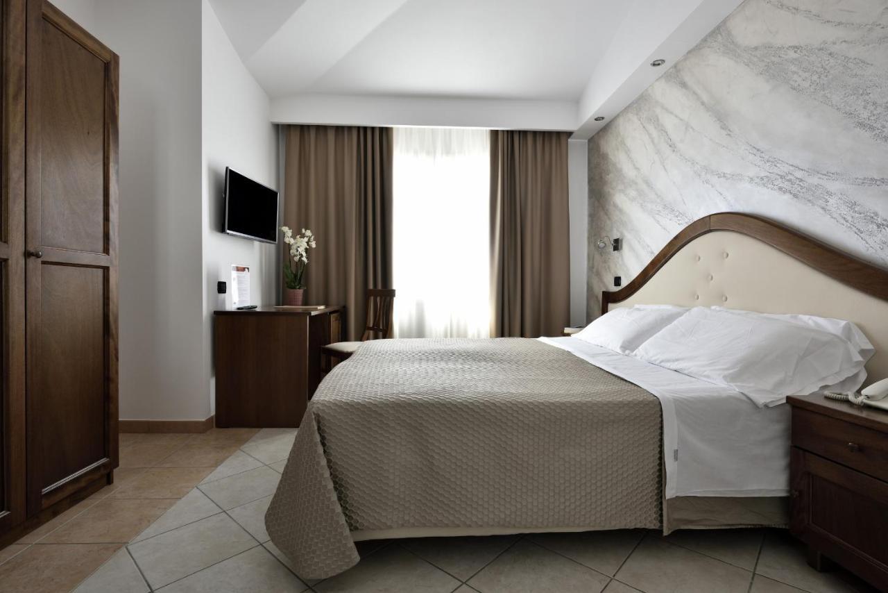 Hotel Nicoletta Santa Maria Navarrese Buitenkant foto